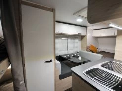 Caravelair Alba 466 Family Caravan -Wildernis Kampeer Winkel caravelair alba 466 2022 3 binnenkomst ecommerce 6aee