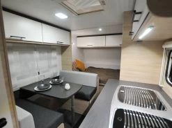 Caravelair Alba 466 Family Caravan -Wildernis Kampeer Winkel caravelair alba 466 2022 6 richtingzithoek ecommerce 54ff