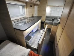 Caravelair Alba Style 430 Caravan -Wildernis Kampeer Winkel caravelair alba style 430 2022 8 koelkast ecommerce