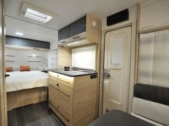Caravelair Antares Titanium 470 Caravan -Wildernis Kampeer Winkel caravelair antares 470 titanium 2023 4 ecommerce