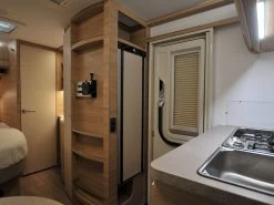 Fendt Bianco Activ 390 FHS Caravan -Wildernis Kampeer Winkel fendt bianco activ 390 5 ecommerce 6303