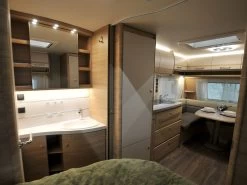 Fendt Bianco Activ 465 SFH Caravan -Wildernis Kampeer Winkel fendt bianco activ 465 sfh 2022 11 externewasruimte ecommerce a9a2