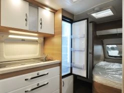 Hobby De Luxe 460 UFe Caravan -Wildernis Kampeer Winkel hobby 460 ufe dl koelkast open ecommerce 7cbc