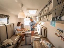 Hobby Beachy 450 Caravan -Wildernis Kampeer Winkel hobby beachy 2022 dealer 8 ecommerce c36e 1