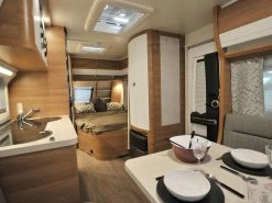 Hobby De Luxe 460 UFe Caravan -Wildernis Kampeer Winkel hobby de luxe 460 ufe 2022 7 richtingbed ecommerce d544