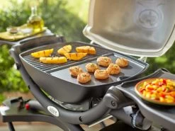Weber Q 1000-serie Bakplaat 5 Weber Q 1000-serie Bakplaat -Wildernis Kampeer Winkel weber q 1000 serie bakplaat 2 ecommerce ffe4